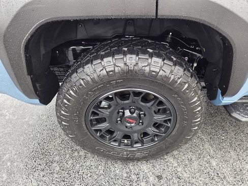 Certified 2025 Toyota 4Runner TRD Off-Road image 16