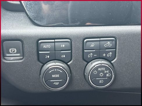 Used 2024 Chevrolet Silverado 1500 LTZ w/ LTZ Premium Package AWD/4WD image 29