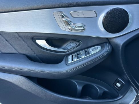 Used 2019 Mercedes-Benz GLC 300 image 12
