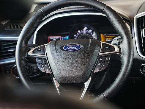 Used 2020 Ford Edge SEL w/ Convenience Package FWD image 25