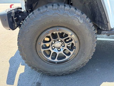 Used 2023 Jeep Wrangler Unlimited Rubicon w/ Xtreme 35 Tire Package AWD/4WD image 10