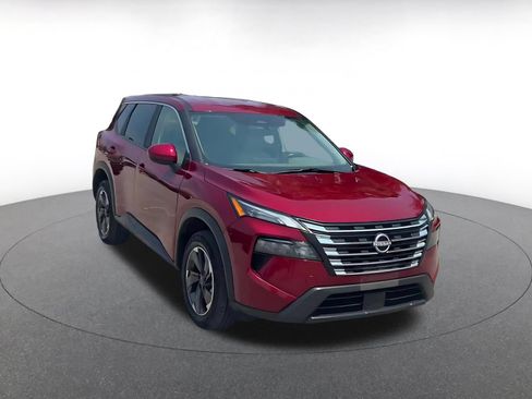 Used 2025 Nissan Rogue SV AWD/4WD image 3