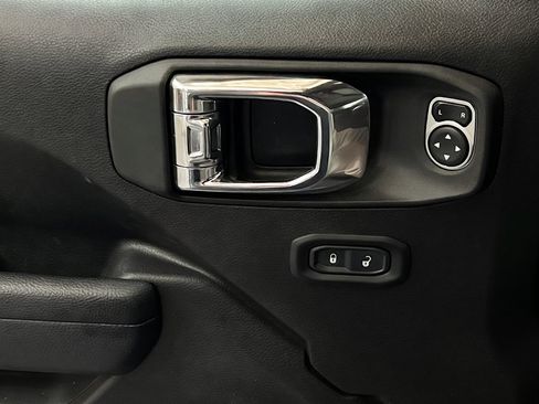 Used 2022 Jeep Gladiator Mojave w/ Safety Group AWD/4WD image 14