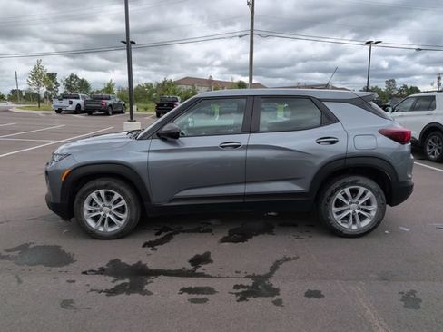 Used 2021 Chevrolet TrailBlazer LS FWD image 4