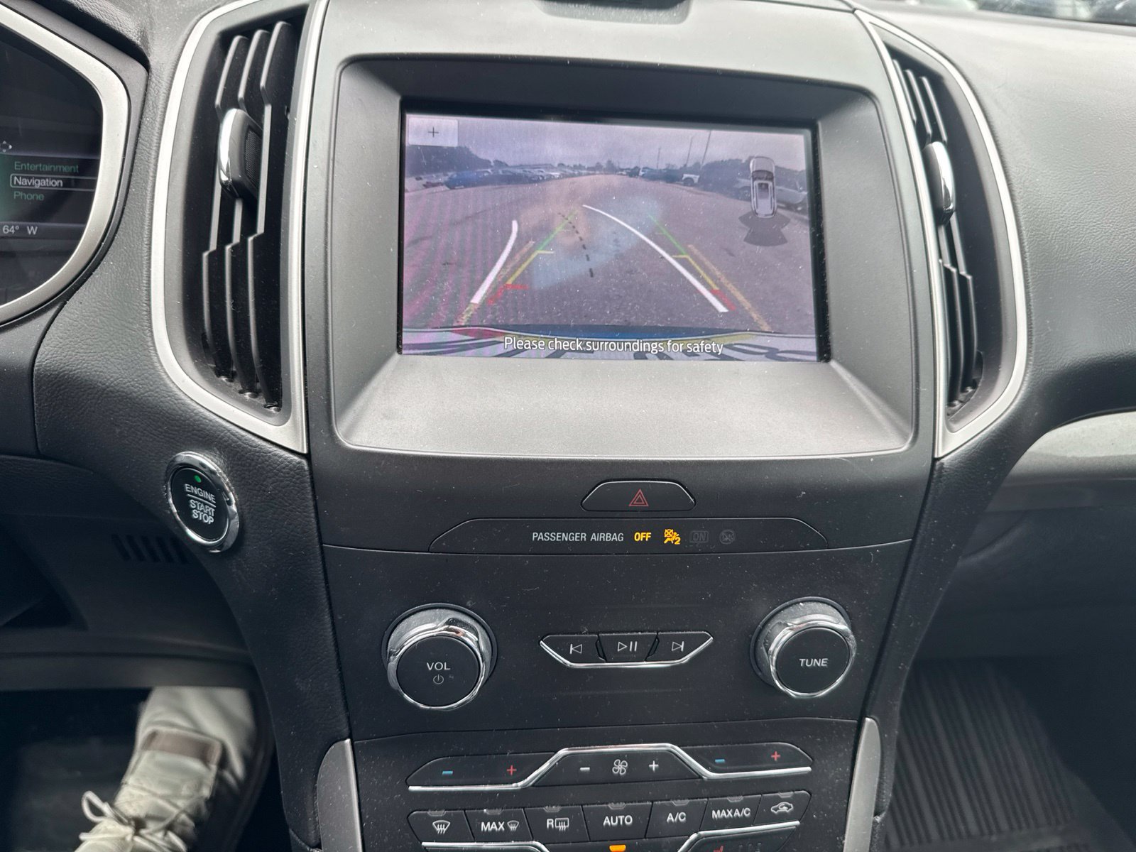 Used 2020 Ford Edge SEL w/ Cold Weather Package FWD image 11