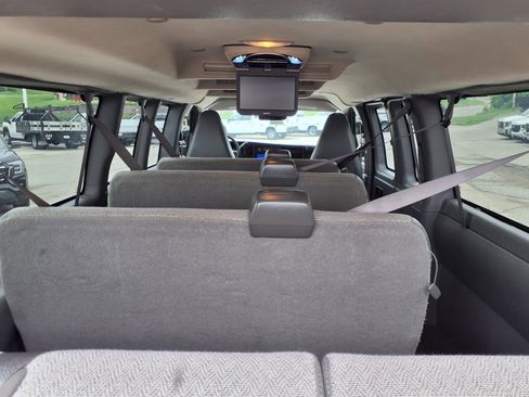 Used 2024 Chevrolet Express 3500 LT w/ LT Preferred Equipment Group RWD image 27