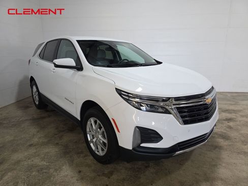 Used 2023 Chevrolet Equinox LT w/ Driver Convenience Package image 3