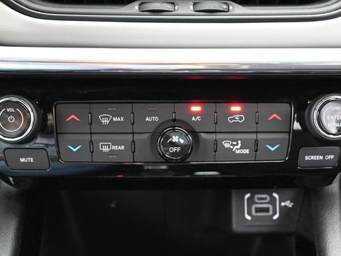 Used 2023 Jeep Compass Limited w/ Elite Group AWD/4WD image 23
