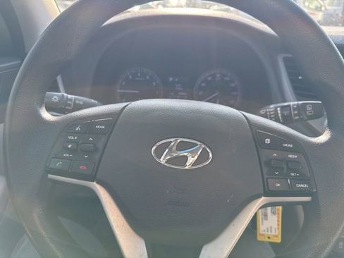 Used 2018 Hyundai Tucson SE image 23