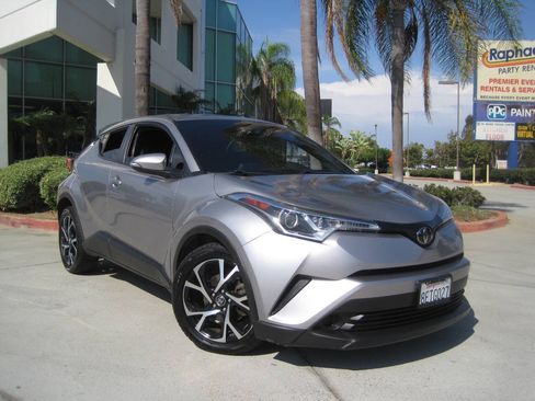 Used 2018 Toyota C-HR XLE FWD image 8