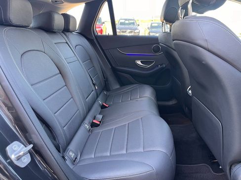 Used 2021 Mercedes-Benz GLC 300 4MATIC image 23