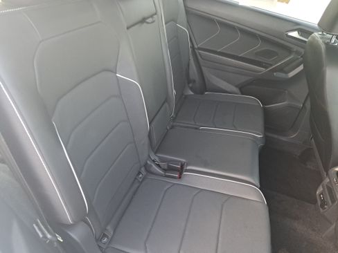 Certified 2023 Volkswagen Tiguan SEL R-Line AWD/4WD image 12