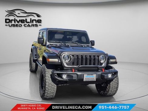 Used 2024 Jeep Gladiator Rubicon w/ Technology Group AWD/4WD image 11