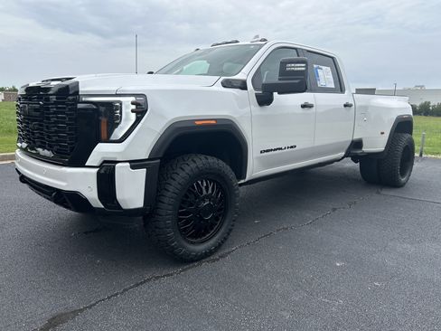 Used 2025 GMC Sierra 3500 Denali w/ Denali Reserve Package AWD/4WD image 5