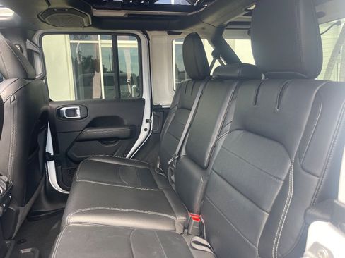 Used 2023 Jeep Wrangler Unlimited Sahara AWD/4WD image 25