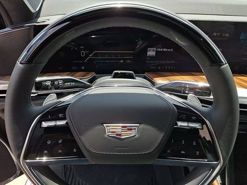 Used 2026 Cadillac Escalade Platinum Sport w/ LPO, Floor Liner Package AWD/4WD image 19