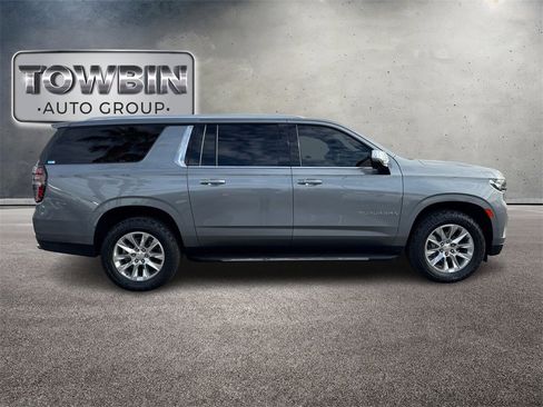 Used 2022 Chevrolet Suburban Premier image 3
