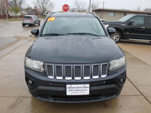 Used 2014 Jeep Compass Latitude image 3