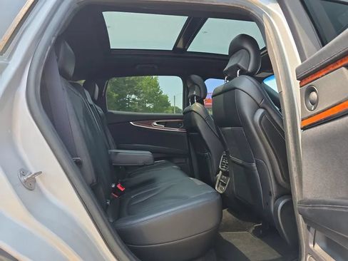 Used 2019 Lincoln Nautilus Reserve FWD image 46