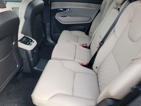 New 2026 Volvo XC90 T8 Plus image 18