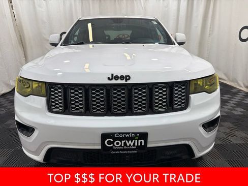 Used 2018 Jeep Grand Cherokee Altitude AWD/4WD image 2