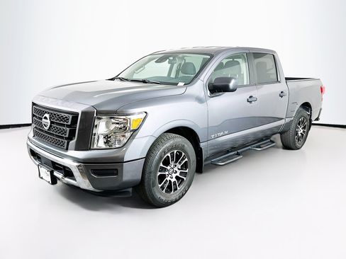 Used 2022 Nissan Titan SV w/ Accessory Utility Package RWD image 3