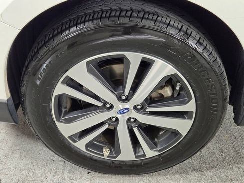 Used 2018 Subaru Outback 2.5i Limited AWD/4WD image 14