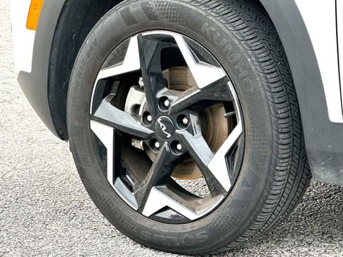 Used 2025 Kia Seltos S image 11