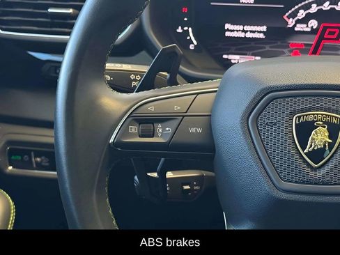 Used 2022 Lamborghini Urus image 10