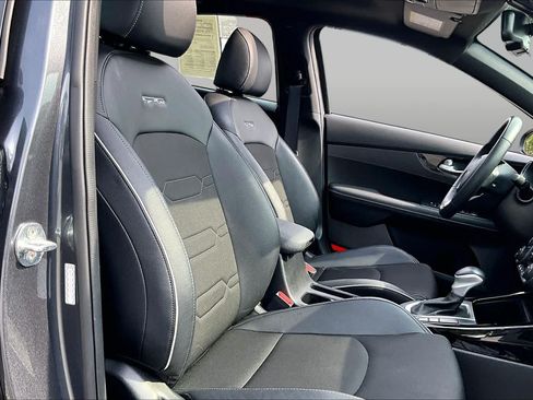 Used 2022 Kia Forte GT-Line w/ GT-Line Premium Package FWD image 9