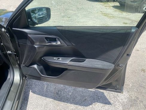 Used 2013 Honda Accord LX image 12