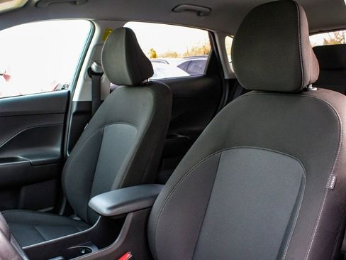 Used 2025 Hyundai Kona SEL image 31