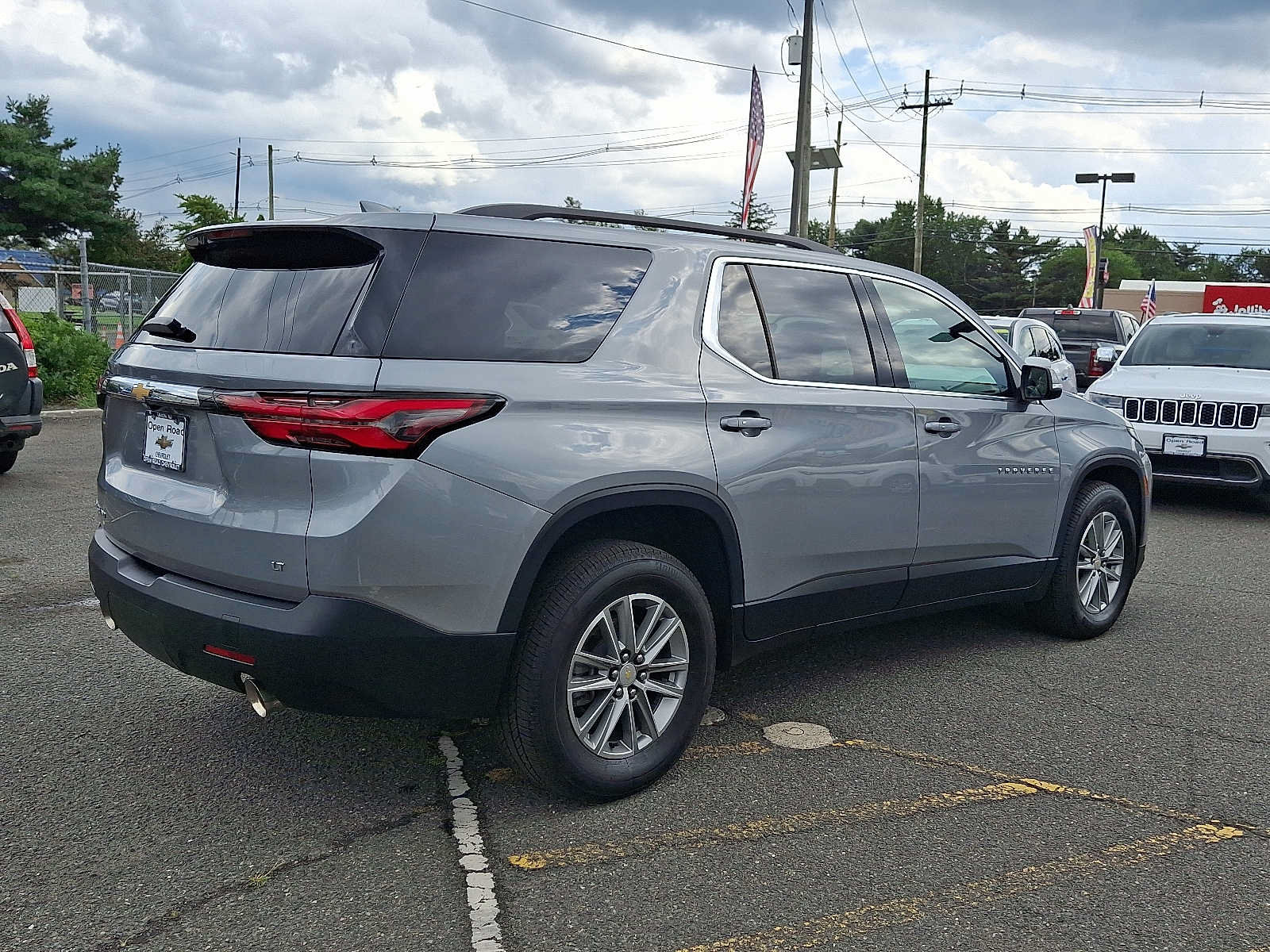 Used 2023 Chevrolet Traverse LT AWD/4WD image 6