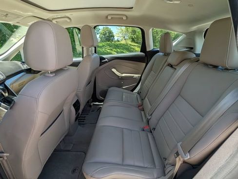 Used 2015 Ford C-MAX Energi SEL w/ Equipment Group 303A FWD image 28