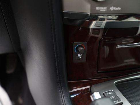 Used 2013 Lexus LX 570 4WD w/ Luxury Pkg image 23