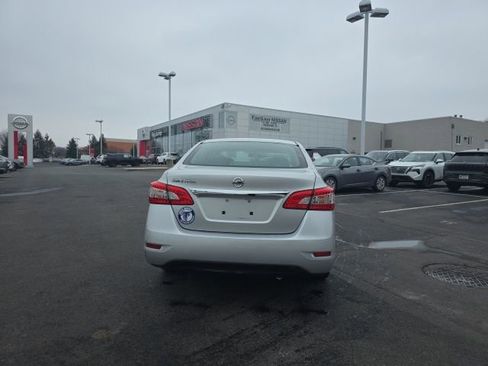 Used 2015 Nissan Sentra S image 5