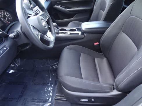 Used 2023 Nissan Altima 2.5 SV FWD image 6