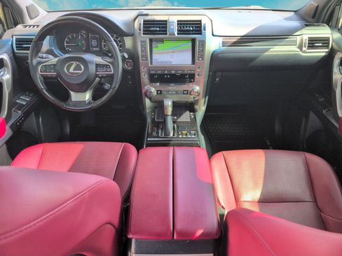 Used 2020 Lexus GX 460 Premium w/ Premium Package image 16
