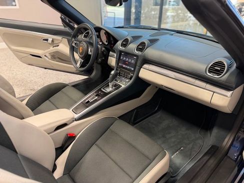 Used 2018 Porsche 718 Boxster RWD image 26