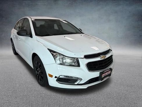 Used 2016 Chevrolet Cruze LS FWD image 4