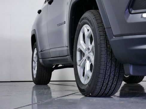 Used 2024 Jeep Compass Sport image 5