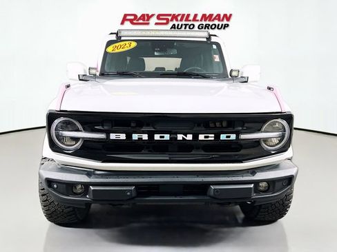 Used 2023 Ford Bronco Outer Banks image 2