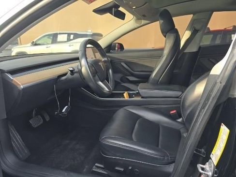 Used 2018 Tesla Model 3 Long Range image 3