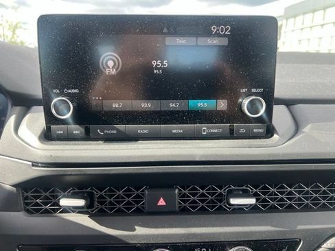 Used 2025 Honda Accord SE image 27