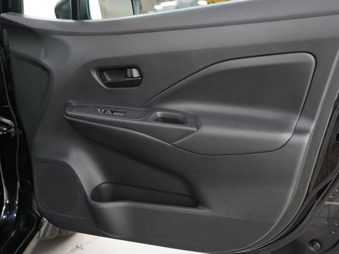 Used 2021 Nissan Versa S FWD image 9