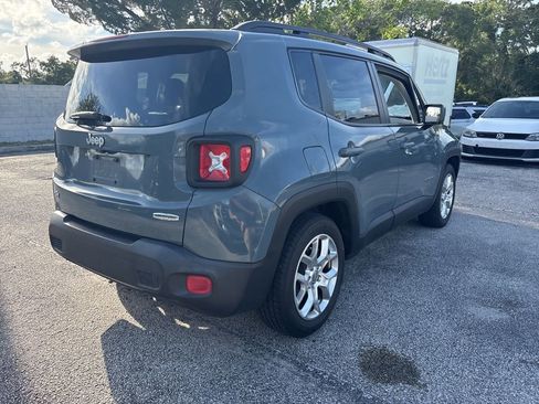Used 2017 Jeep Renegade Latitude w/ Safety & Security Group FWD image 7