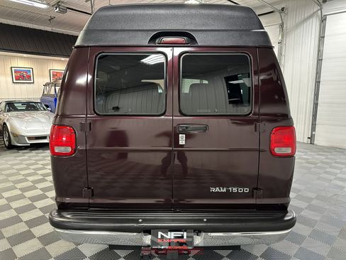 Used 2002 Dodge B1500 image 9