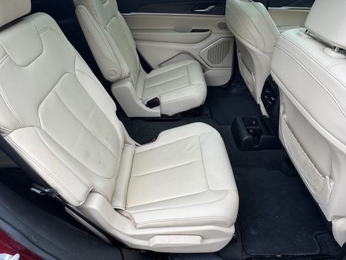 Used 2021 Jeep Grand Cherokee L Limited AWD/4WD image 19
