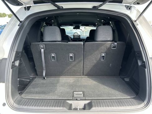 Used 2025 Honda Pilot Sport image 12