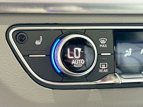 Used 2025 Audi Q5 2.0T Premium w/ Convenience Plus Package image 19